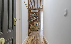Bonito Apartamento En Tipica Corrala En El Centro De Madrid